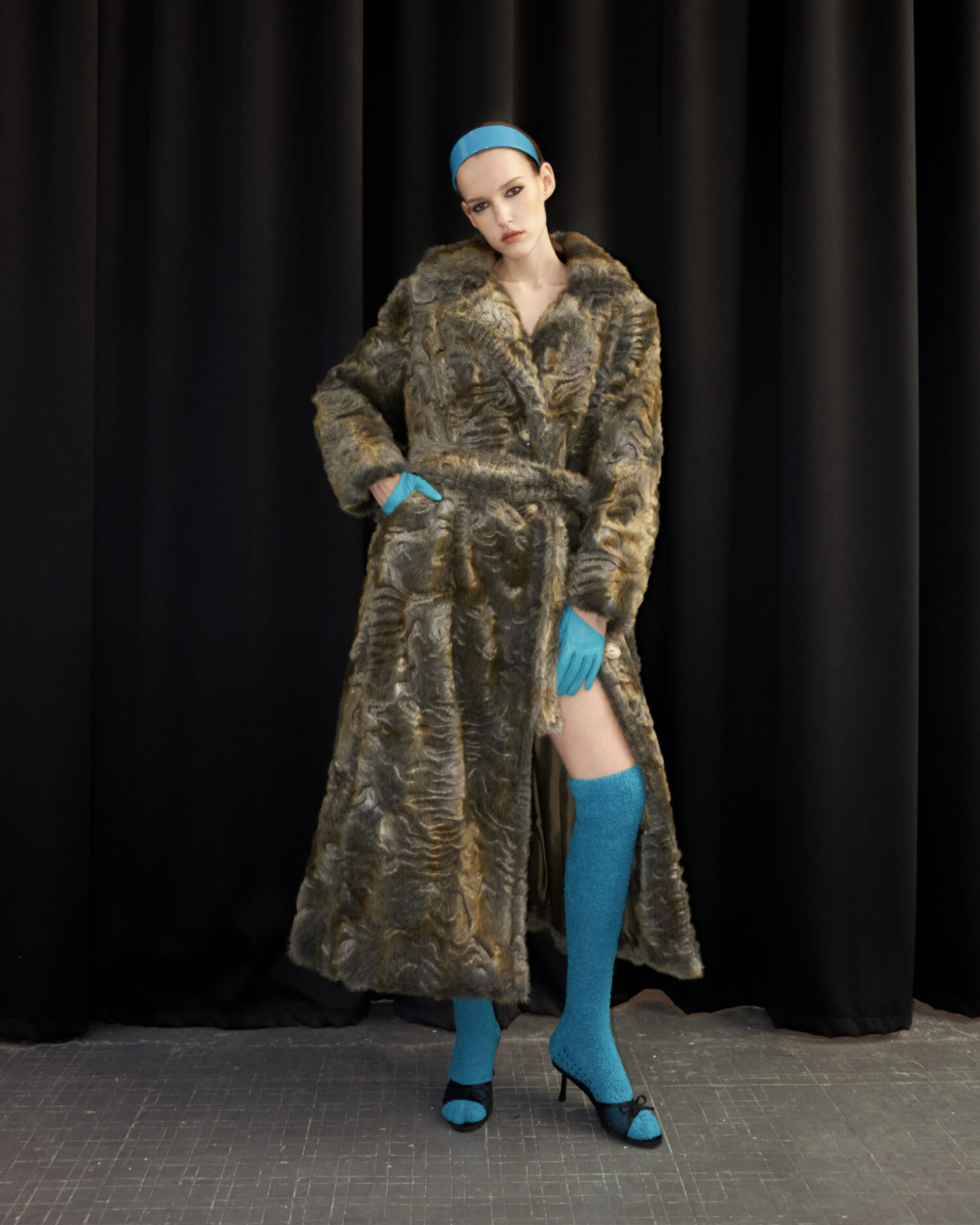 look13-1 Frostveil Coat (Mosslin)