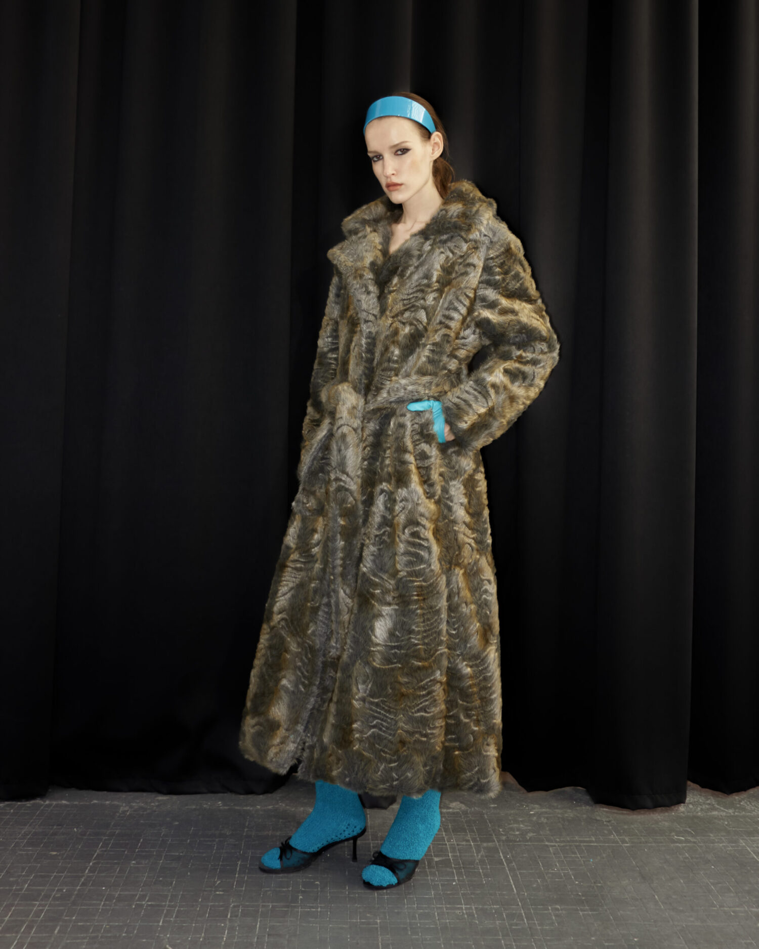 look13-3 Frostveil Coat (Mosslin)