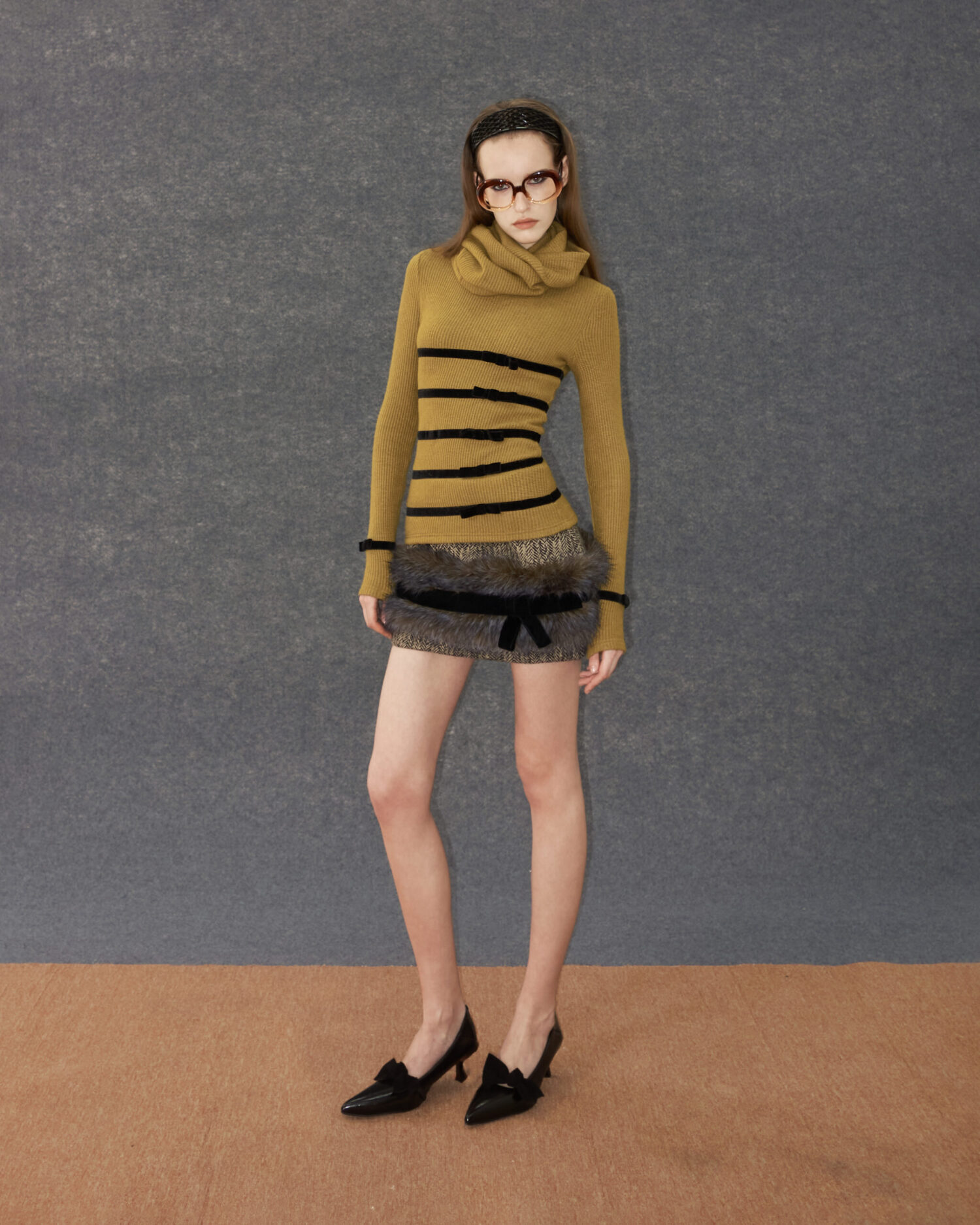 look3-1 Zora Velvet Bowtie Top (Ginger)