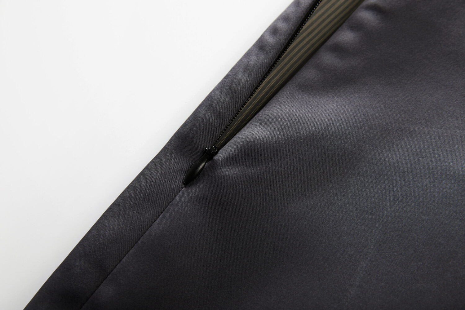 Aure Crown Skirt (black)