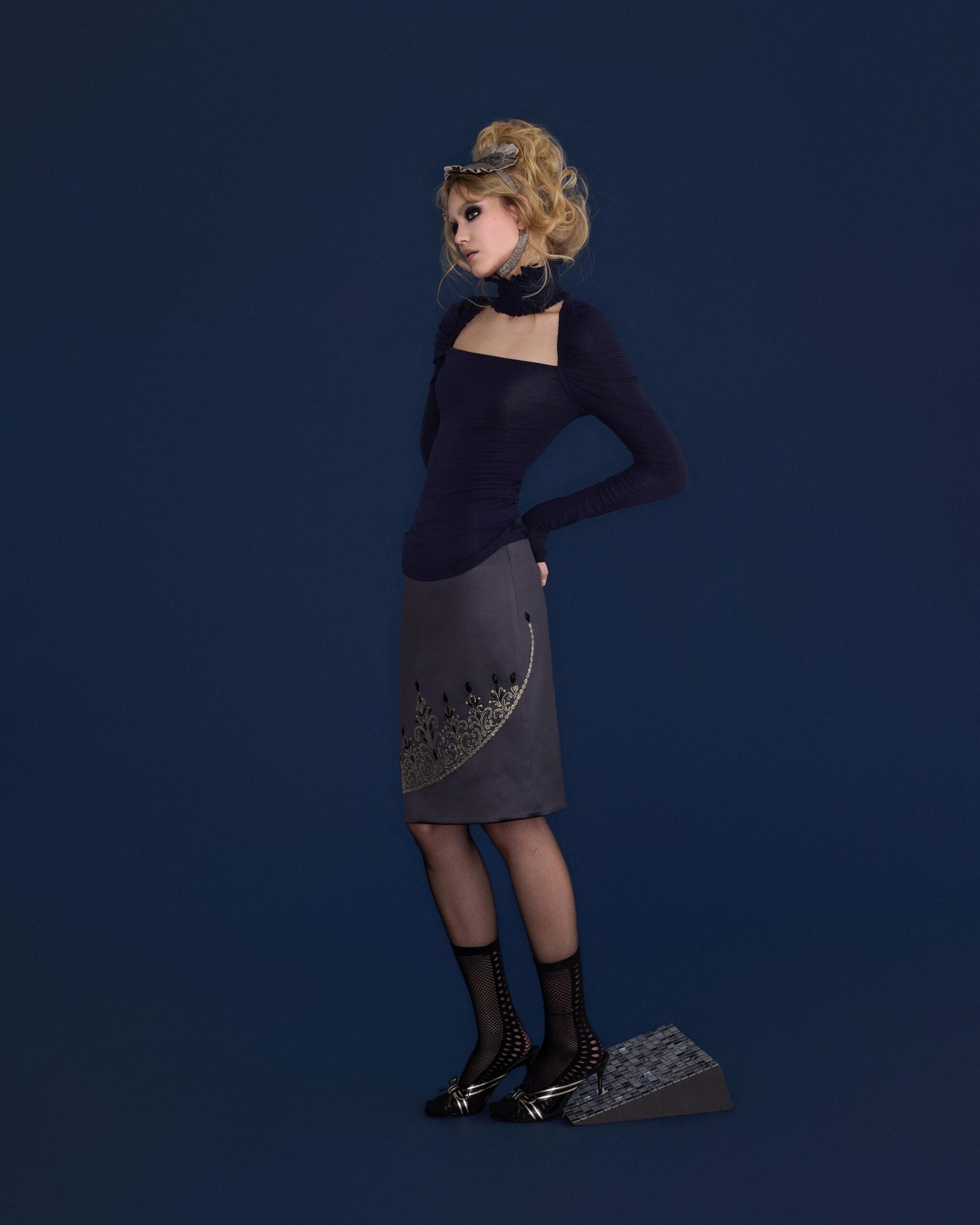 Aure Crown Skirt (black) - Image 3