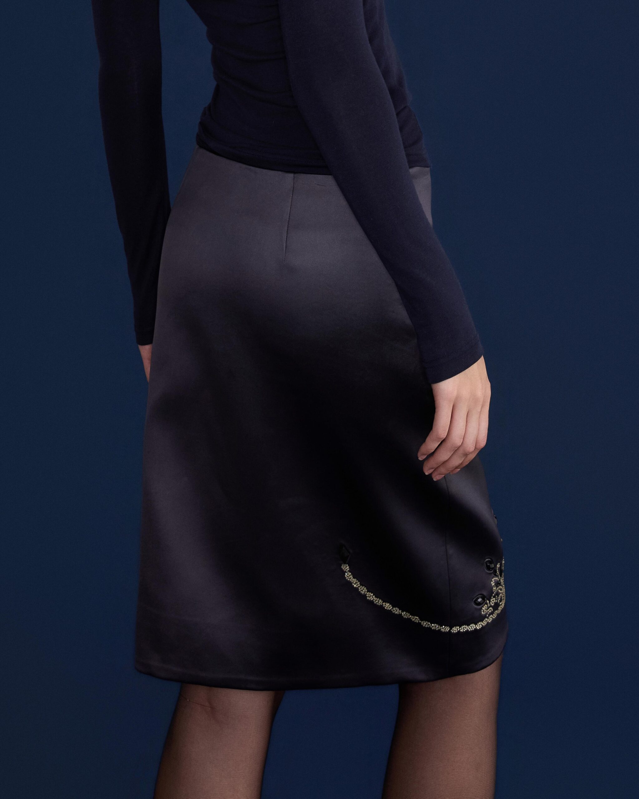 Aure Crown Skirt (black) - Image 11